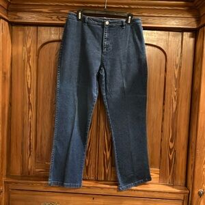 Womyn cropped denim jean 12